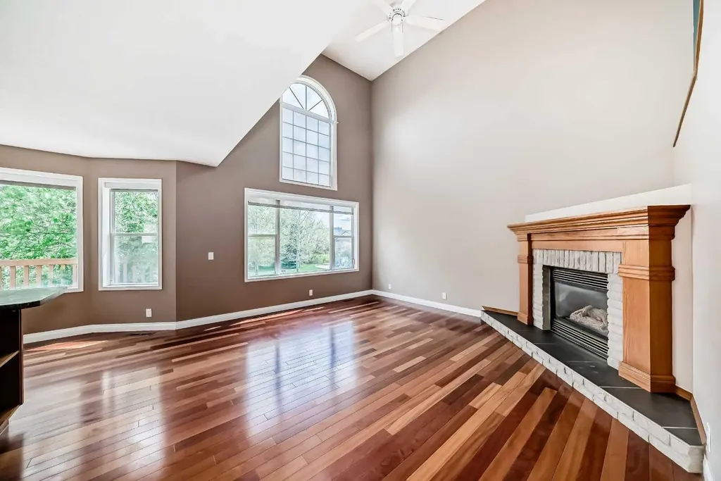 177 Douglas Glen Heath SE Calgary AB T2Z 2N1
