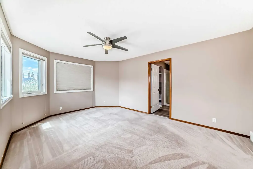 177 Douglas Glen Heath SE Calgary AB T2Z 2N1