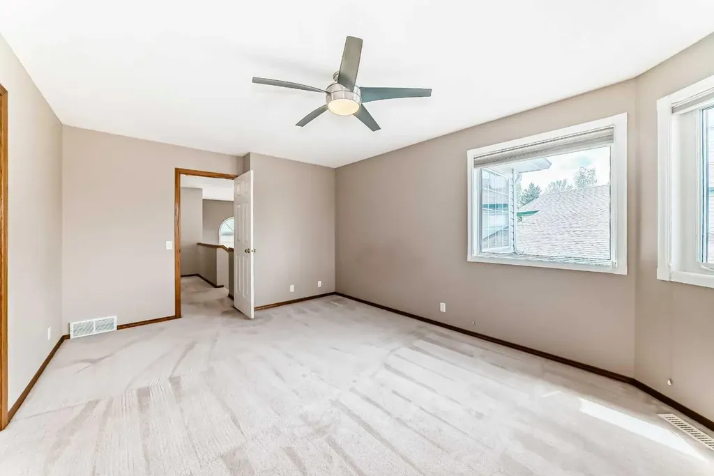 177 Douglas Glen Heath SE Calgary AB T2Z 2N1