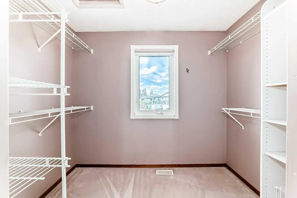 177 Douglas Glen Heath SE Calgary AB T2Z 2N1