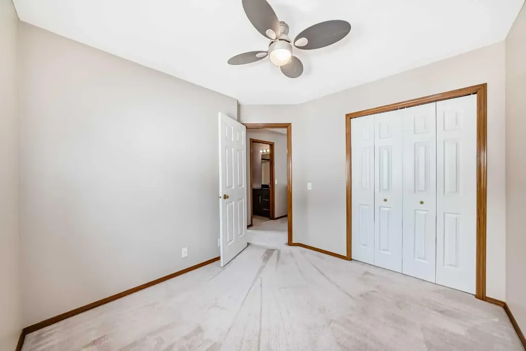 177 Douglas Glen Heath SE Calgary AB T2Z 2N1