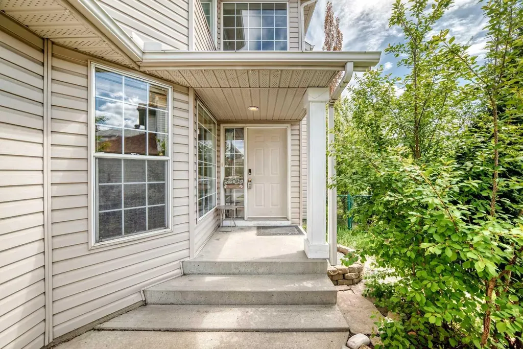 177 Douglas Glen Heath SE Calgary AB T2Z 2N1