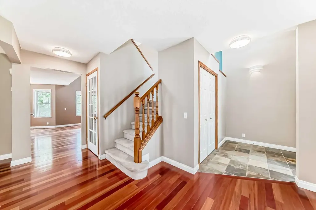 177 Douglas Glen Heath SE Calgary AB T2Z 2N1