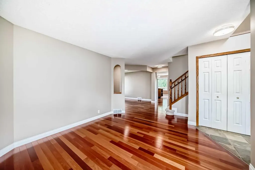 177 Douglas Glen Heath SE Calgary AB T2Z 2N1