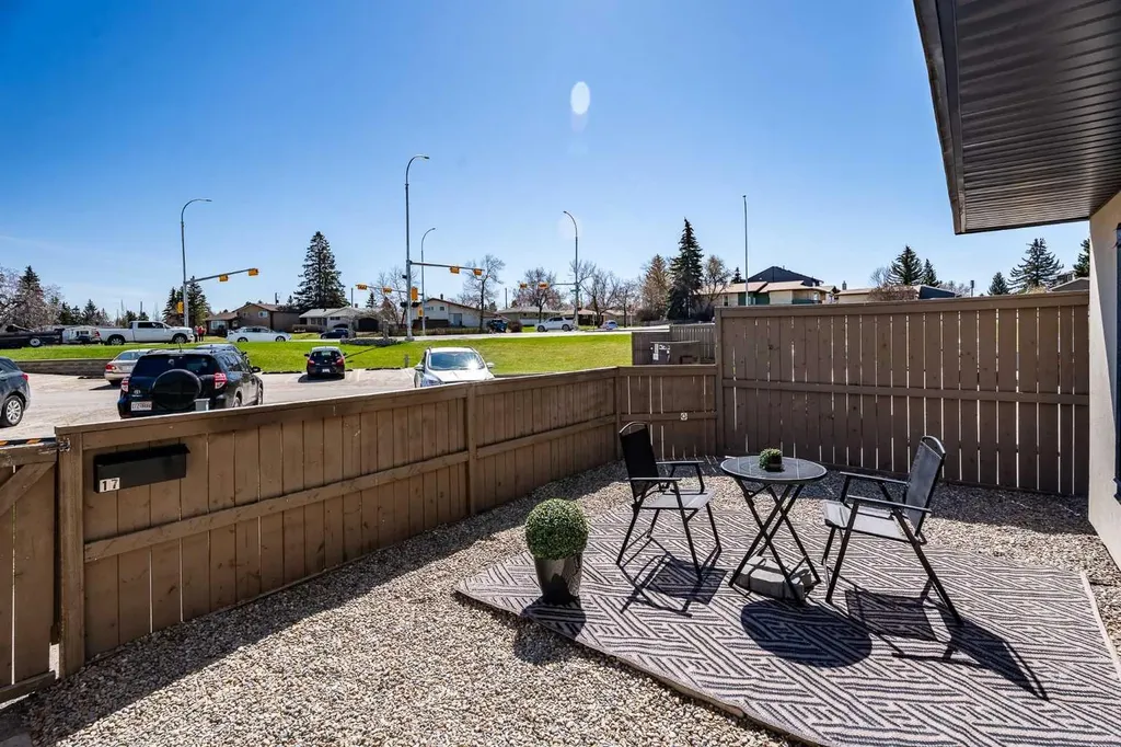 3809 45 Street SW Calgary AB T3E 3H4