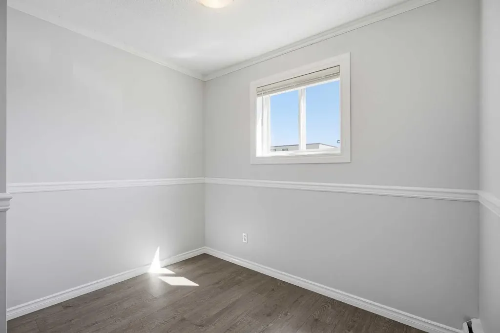3809 45 Street SW Calgary AB T3E 3H4