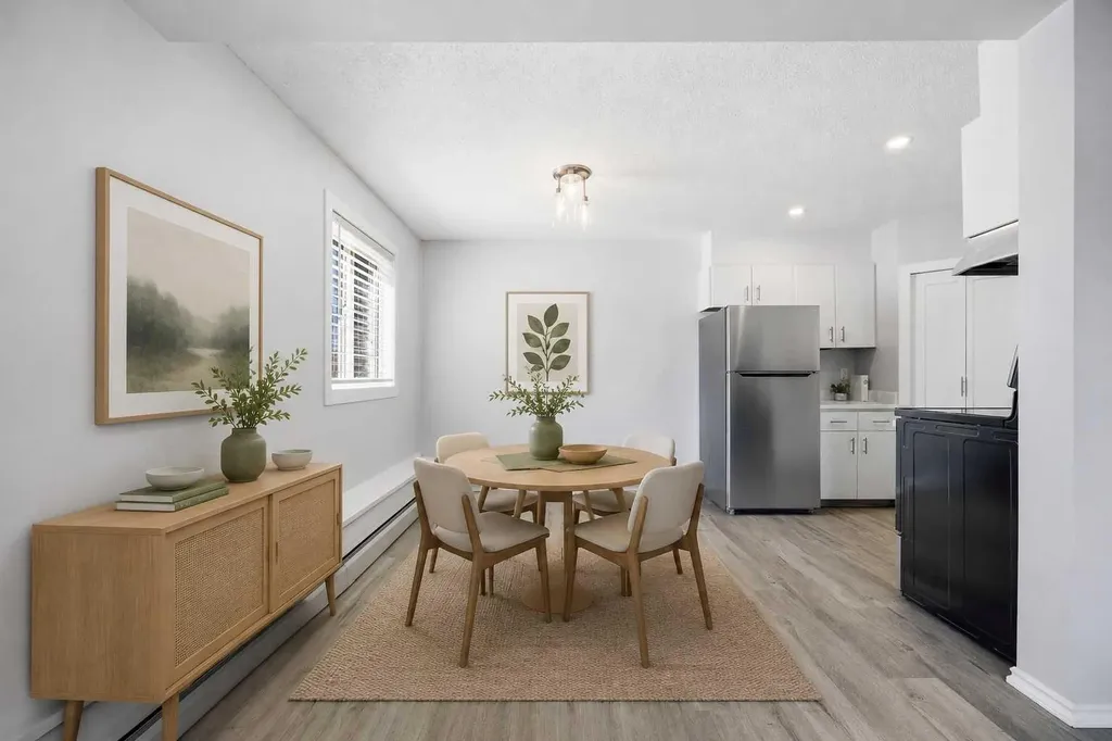 3809 45 Street SW Calgary AB T3E 3H4