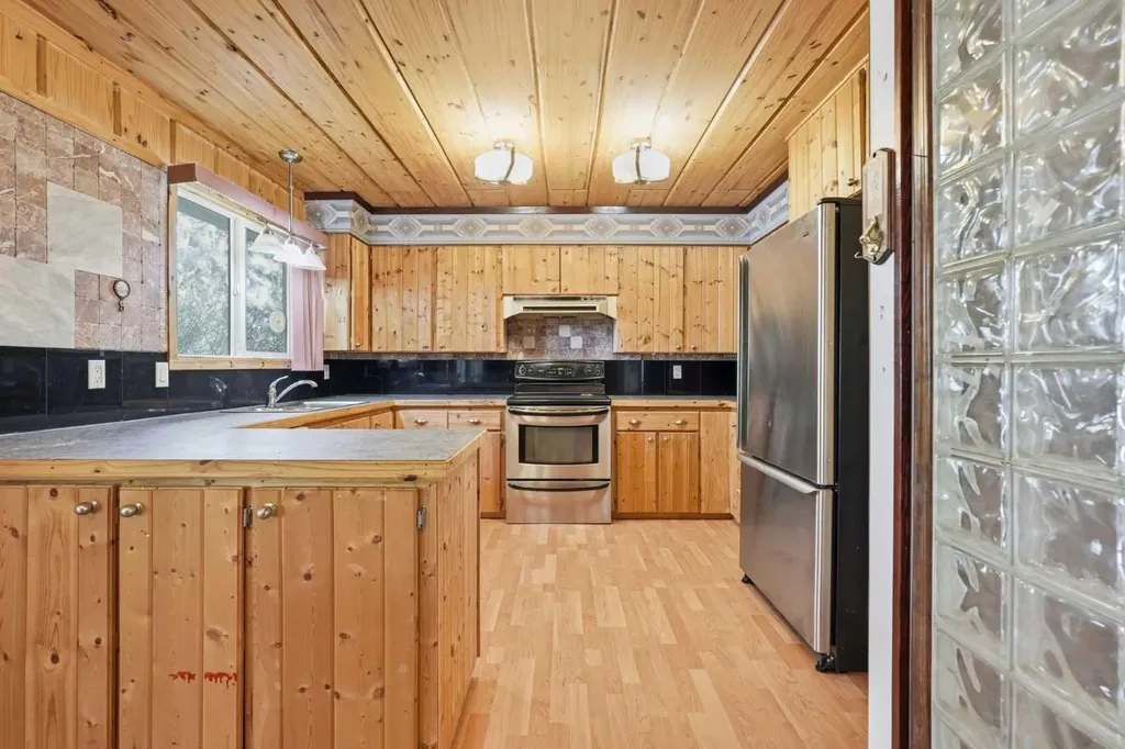 5139 Highway 27 Rural Mountain View County AB T0M 1X0