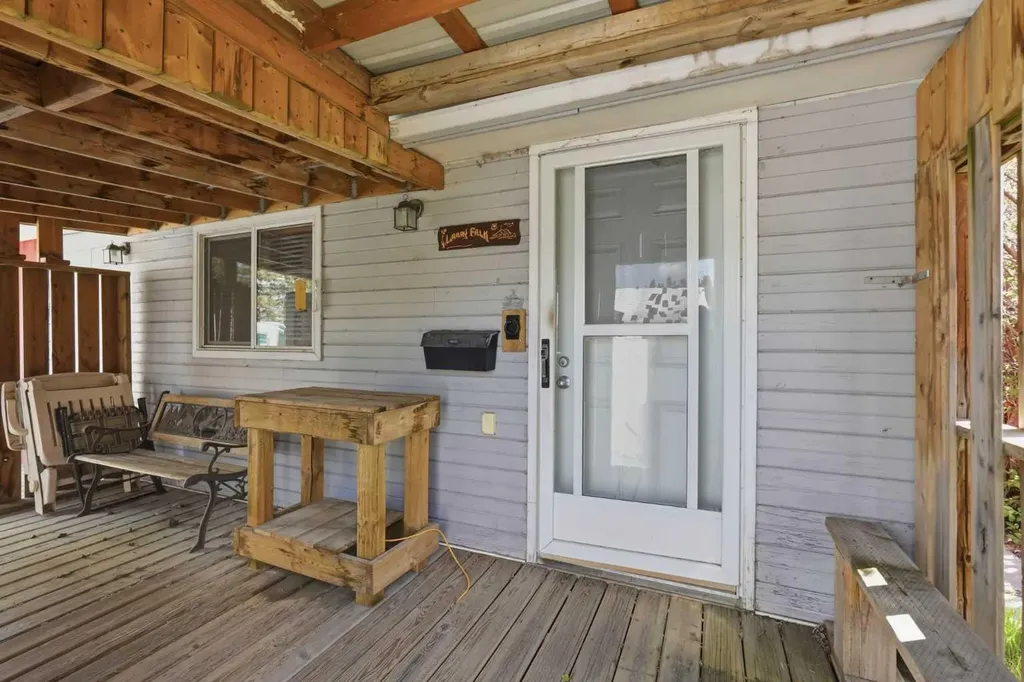 5139 Highway 27 Rural Mountain View County AB T0M 1X0