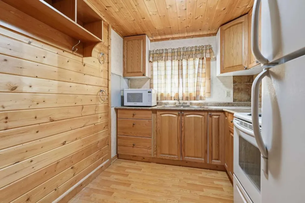 5139 Highway 27 Rural Mountain View County AB T0M 1X0