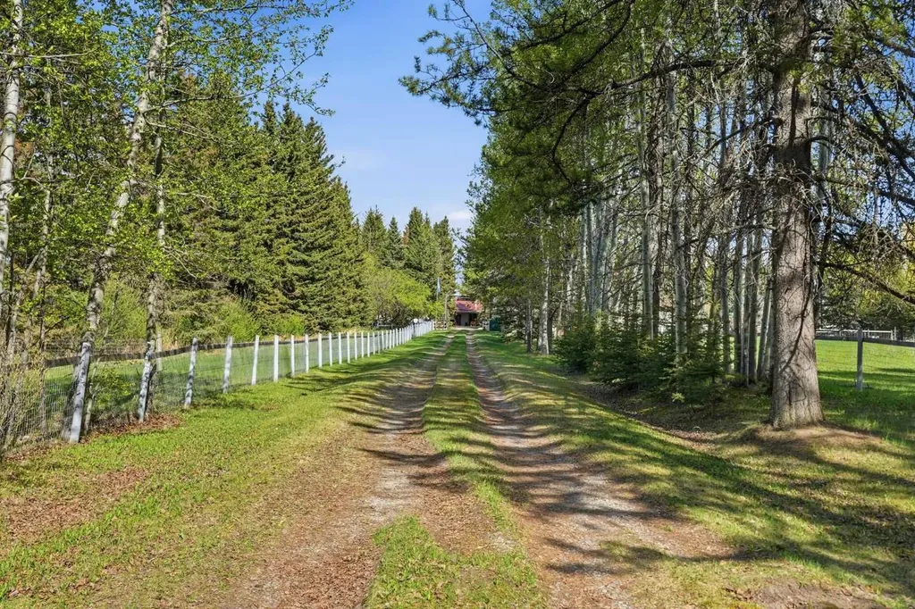 5139 Highway 27 Rural Mountain View County AB T0M 1X0