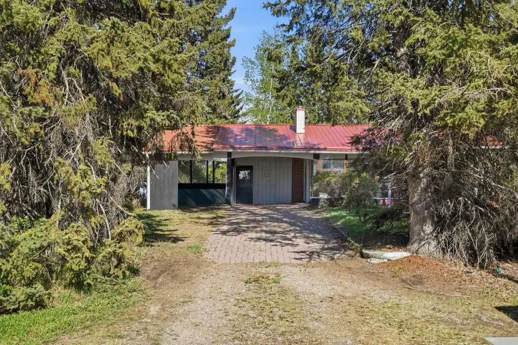 5139 Highway 27 Rural Mountain View County AB T0M 1X0