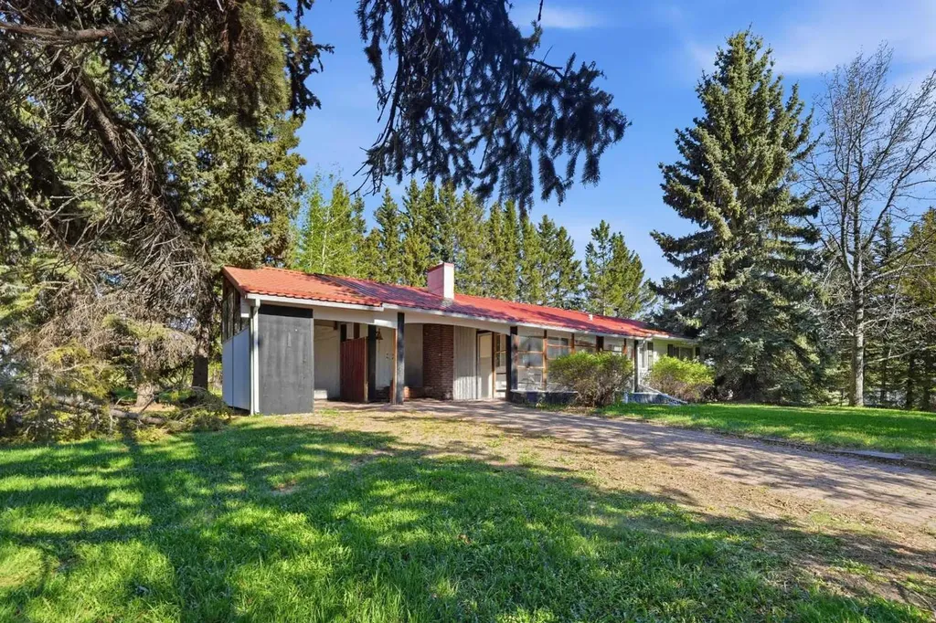 5139 Highway 27 Rural Mountain View County AB T0M 1X0