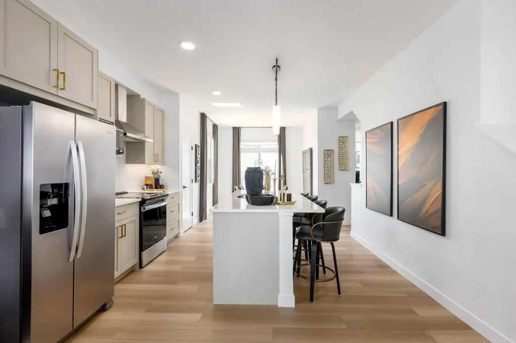 437 Alpine Avenue SW Calgary AB T2Y 0Z8
