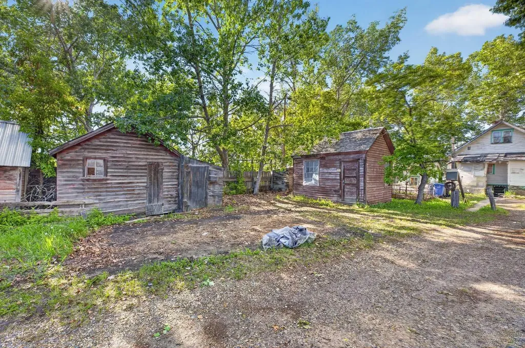 1701 18 Avenue Didsbury AB T0M 0W0