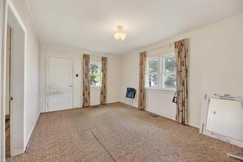 1701 18 Avenue Didsbury AB T0M 0W0