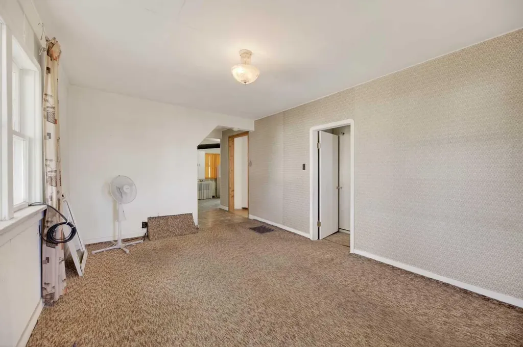 1701 18 Avenue Didsbury AB T0M 0W0