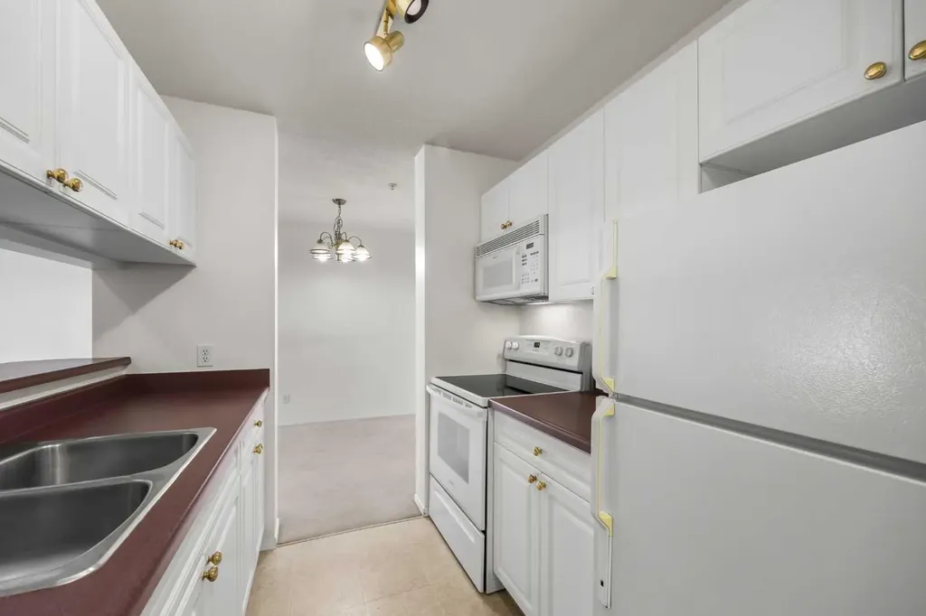 20 Harvest Rose Park NE Calgary AB T3K 4Z1