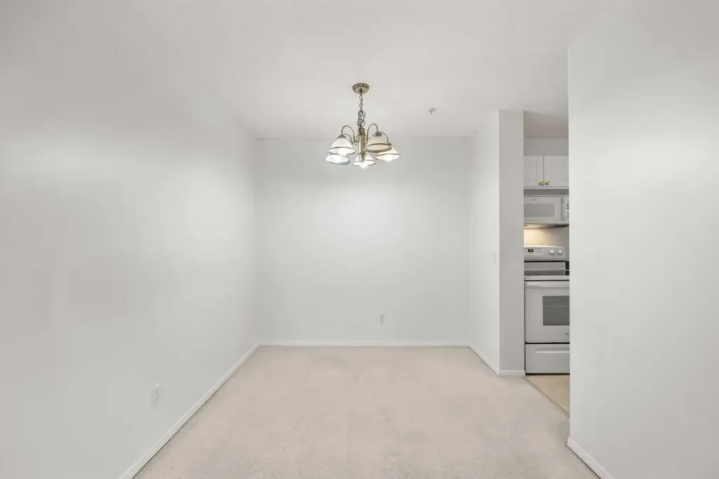 20 Harvest Rose Park NE Calgary AB T3K 4Z1