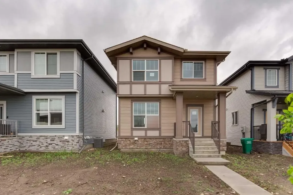 422 Heartland Way Cochrane AB T4C3E5