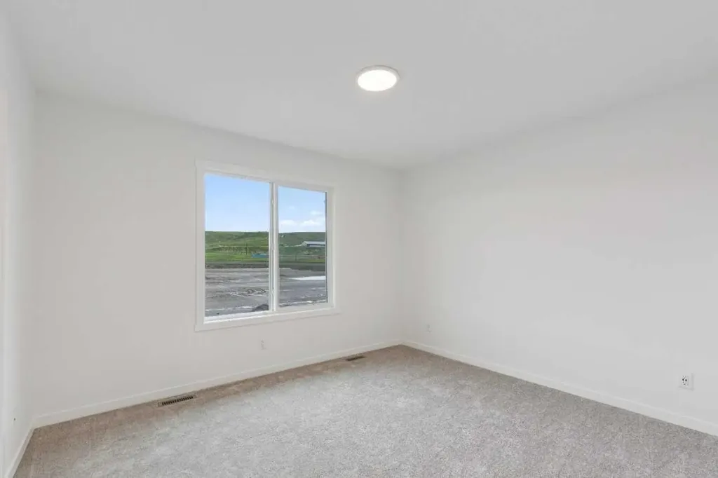 422 Heartland Way Cochrane AB T4C3E5