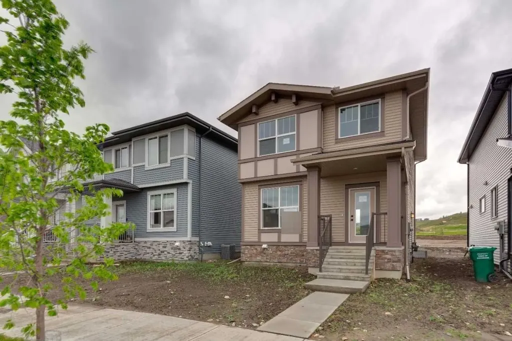 422 Heartland Way Cochrane AB T4C3E5
