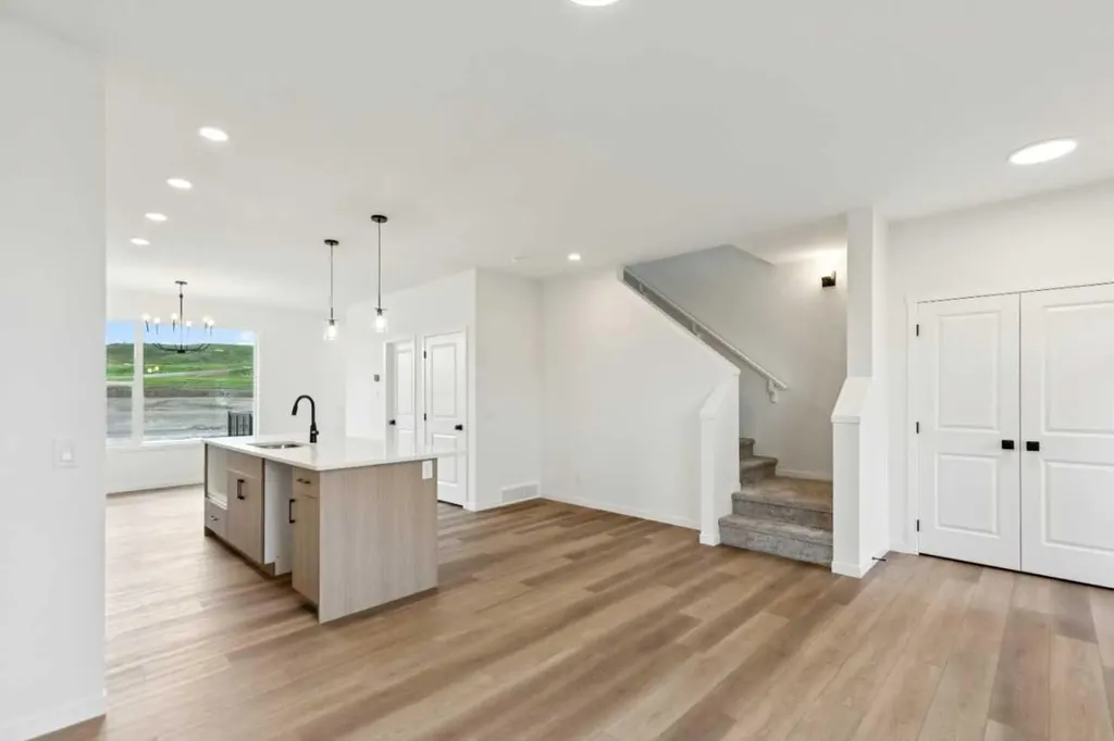 422 Heartland Way Cochrane AB T4C3E5