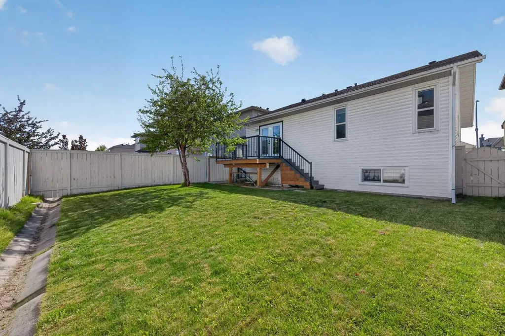 215 Del Ray Road NE Calgary AB T1Y 6V9
