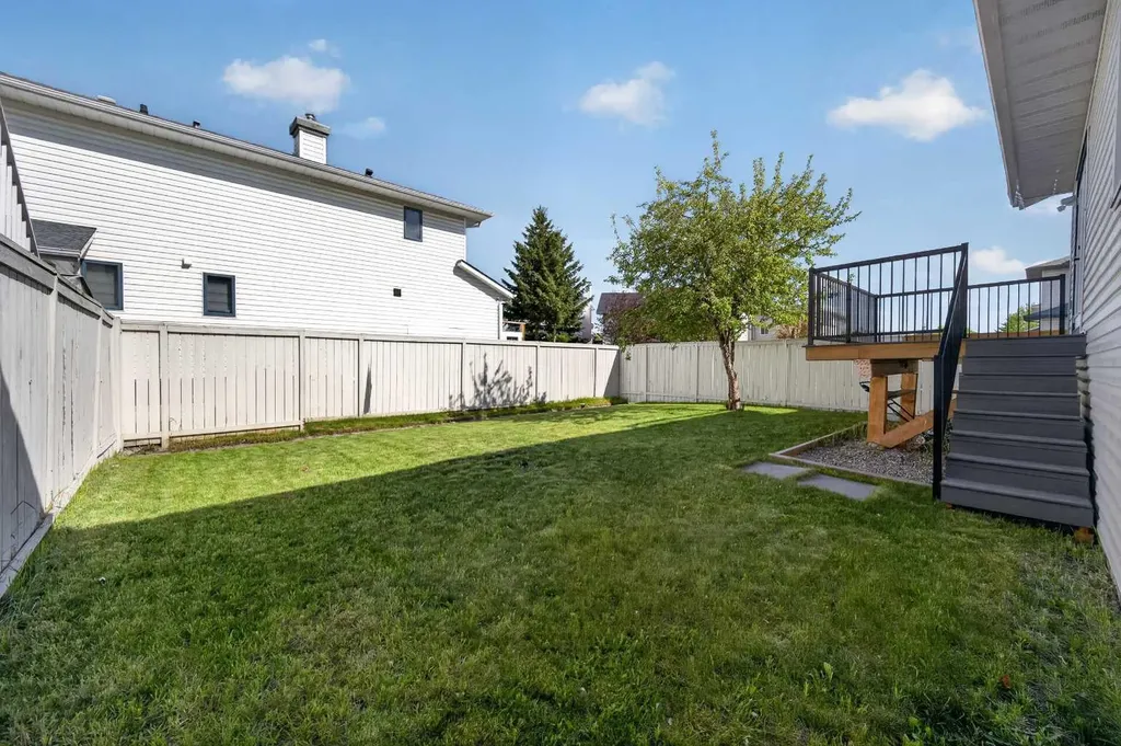 215 Del Ray Road NE Calgary AB T1Y 6V9