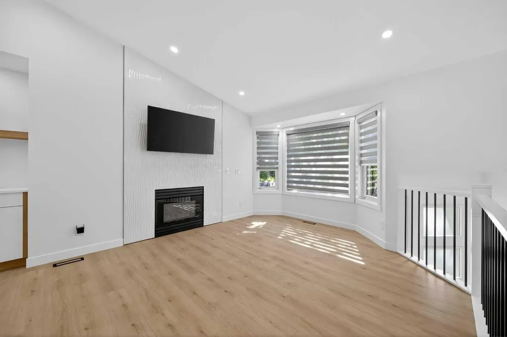 215 Del Ray Road NE Calgary AB T1Y 6V9