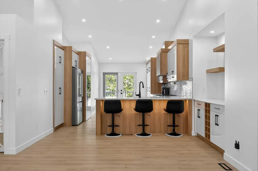 215 Del Ray Road NE Calgary AB T1Y 6V9
