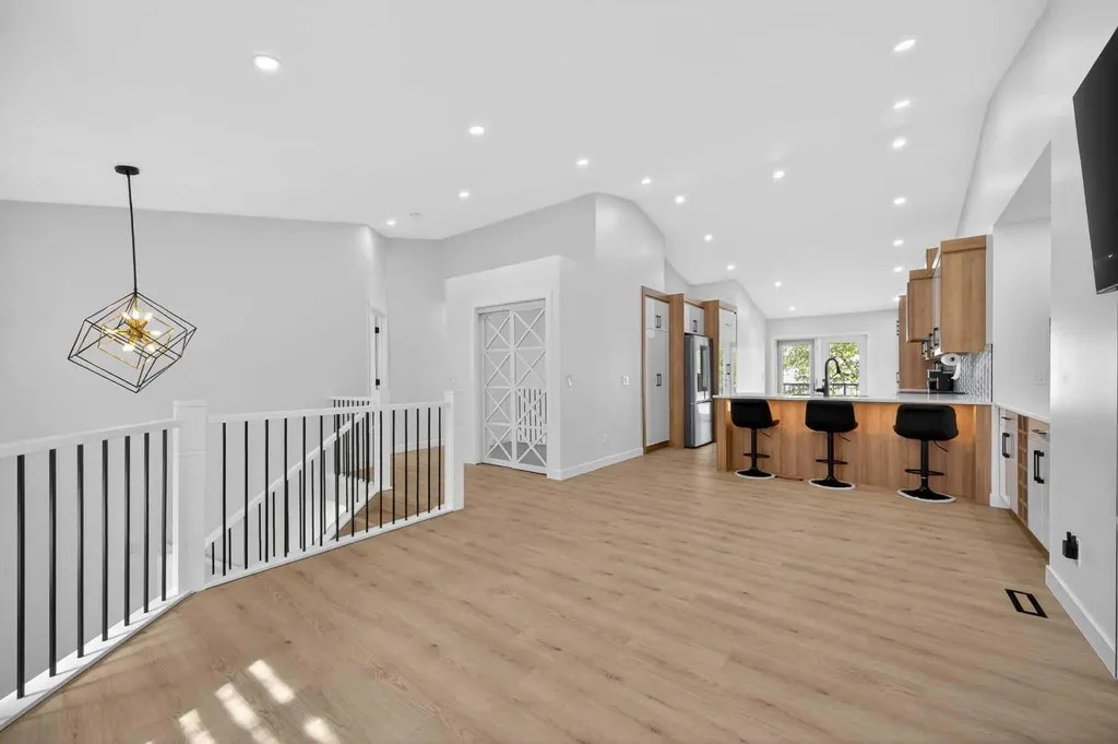 215 Del Ray Road NE Calgary AB T1Y 6V9