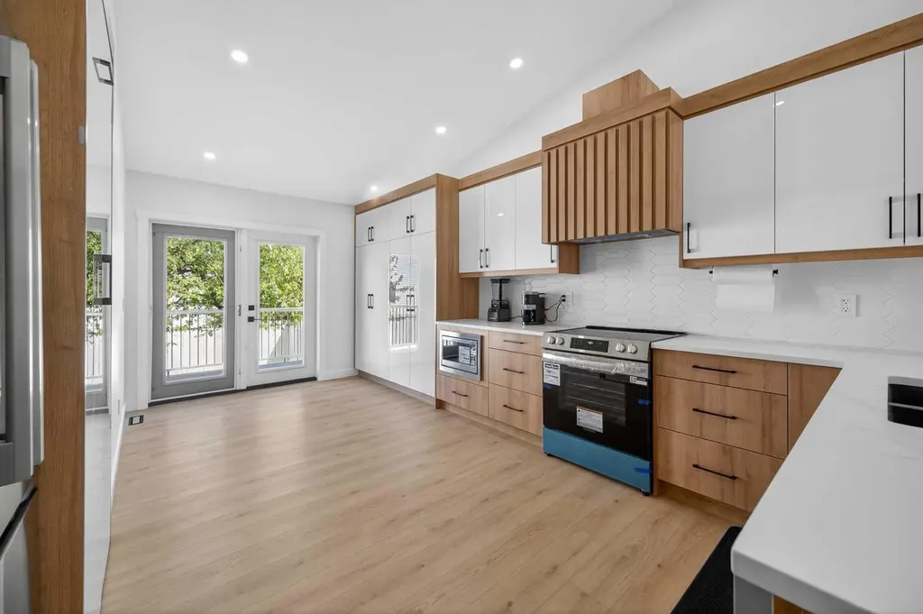 215 Del Ray Road NE Calgary AB T1Y 6V9