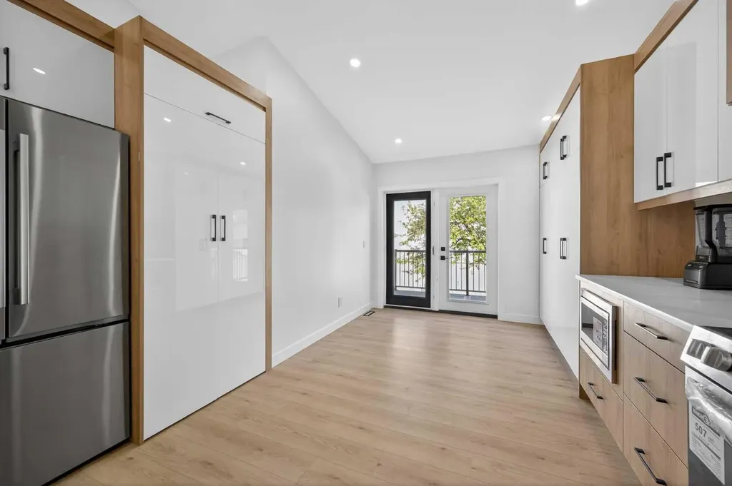 215 Del Ray Road NE Calgary AB T1Y 6V9