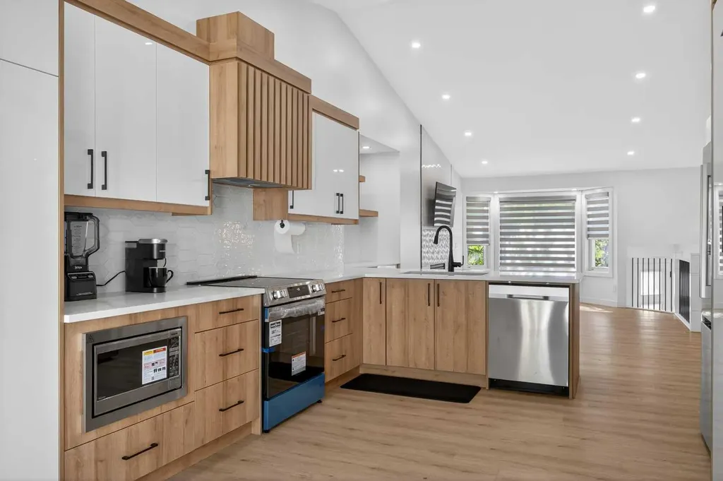 215 Del Ray Road NE Calgary AB T1Y 6V9