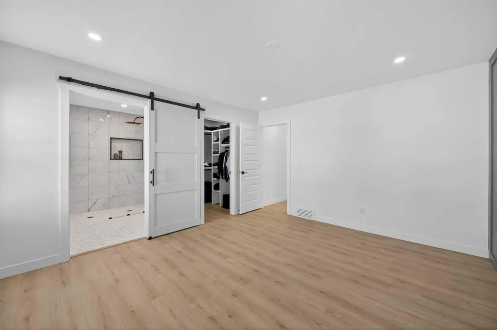 215 Del Ray Road NE Calgary AB T1Y 6V9