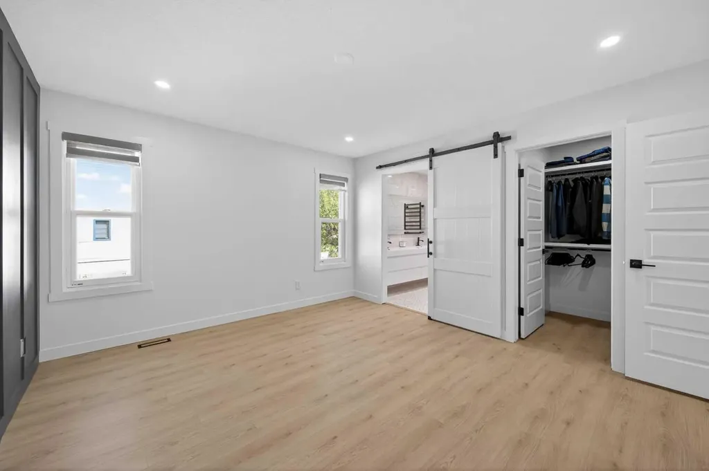 215 Del Ray Road NE Calgary AB T1Y 6V9