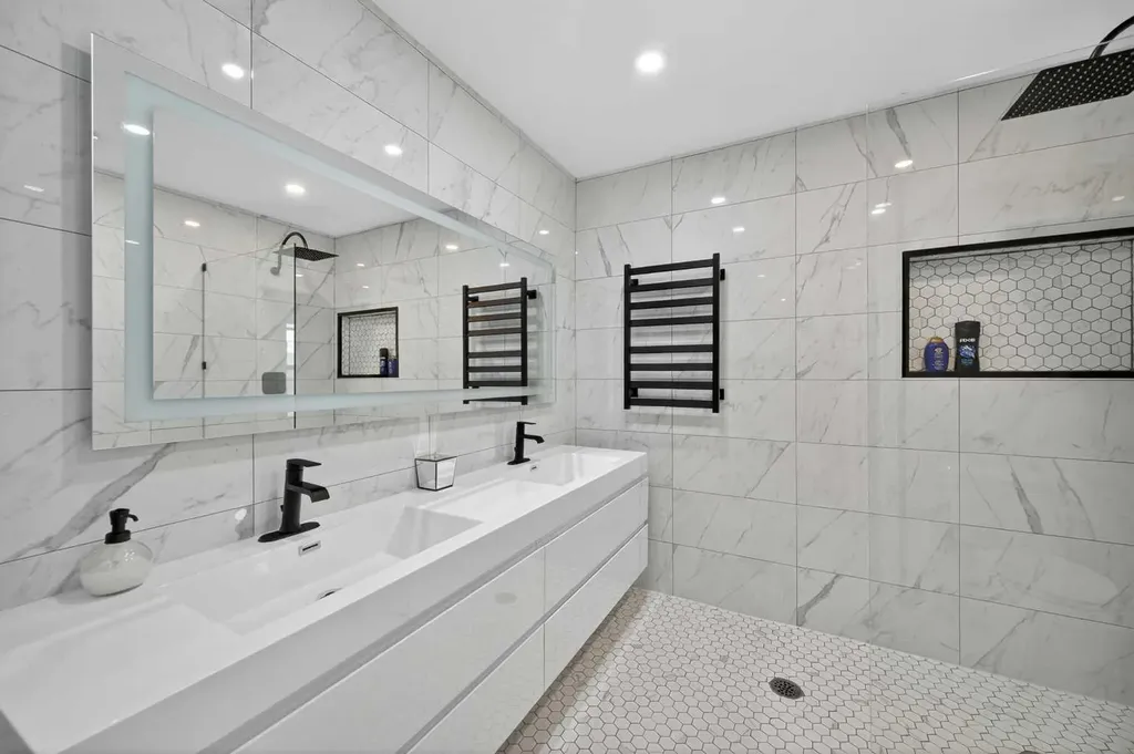 215 Del Ray Road NE Calgary AB T1Y 6V9