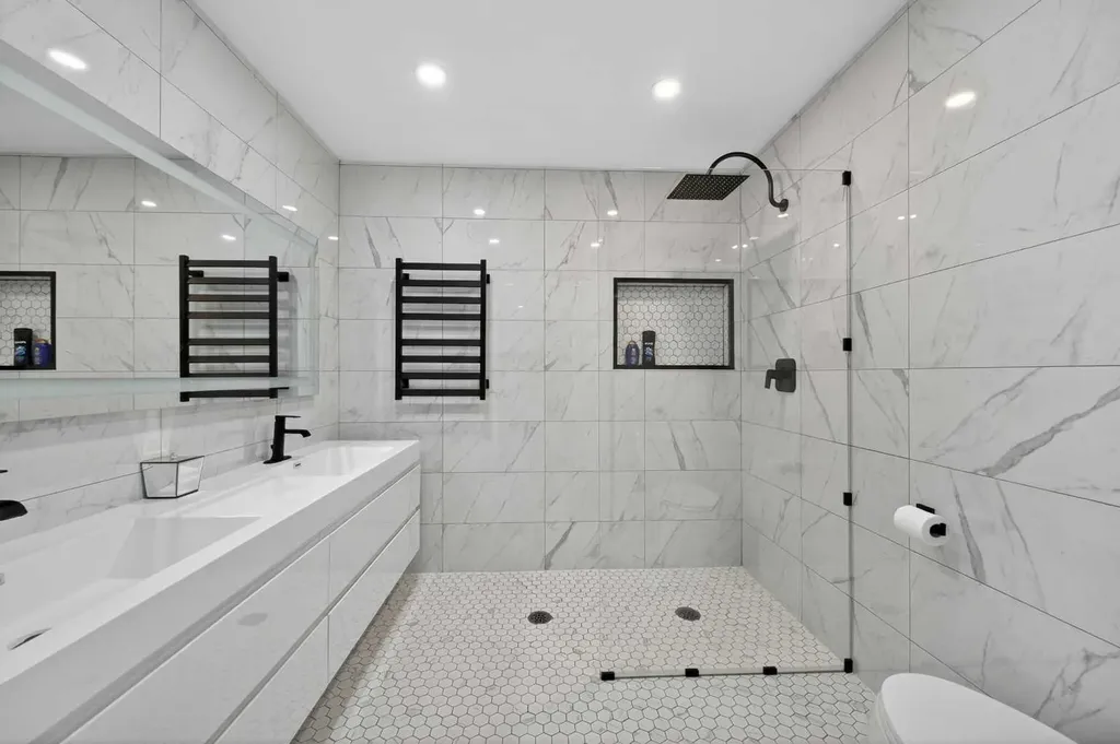 215 Del Ray Road NE Calgary AB T1Y 6V9
