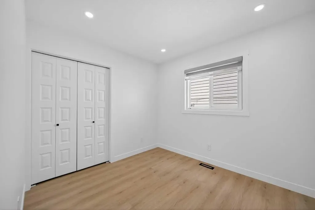 215 Del Ray Road NE Calgary AB T1Y 6V9