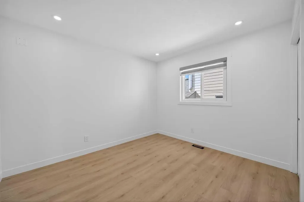215 Del Ray Road NE Calgary AB T1Y 6V9