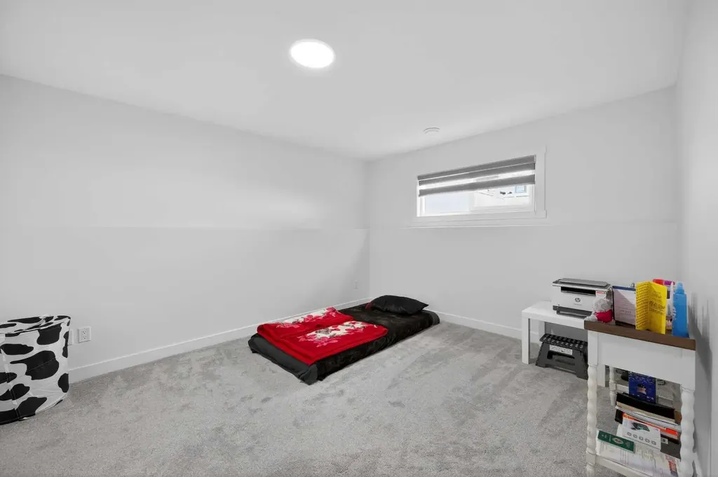 215 Del Ray Road NE Calgary AB T1Y 6V9