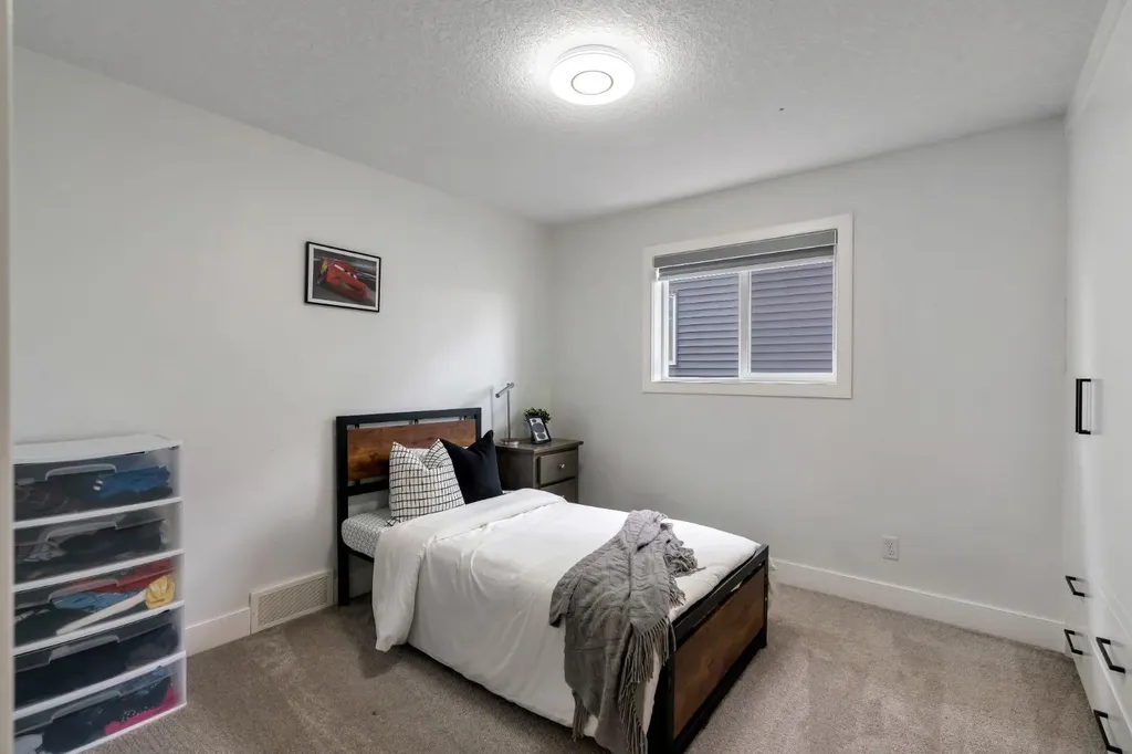 71 Canals Close SW Airdrie AB T4B 0S6