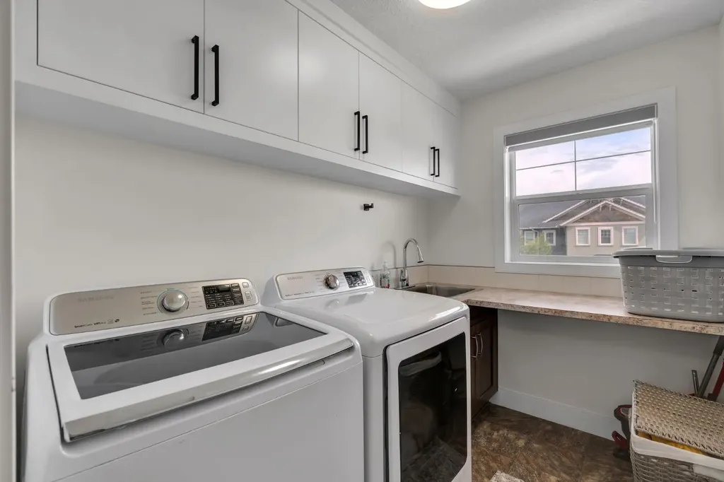 71 Canals Close SW Airdrie AB T4B 0S6
