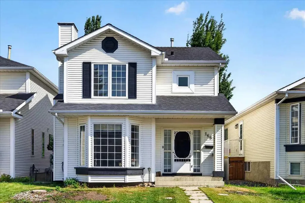 166 Mt Lorette Close SE Calgary AB T2Z 2L7