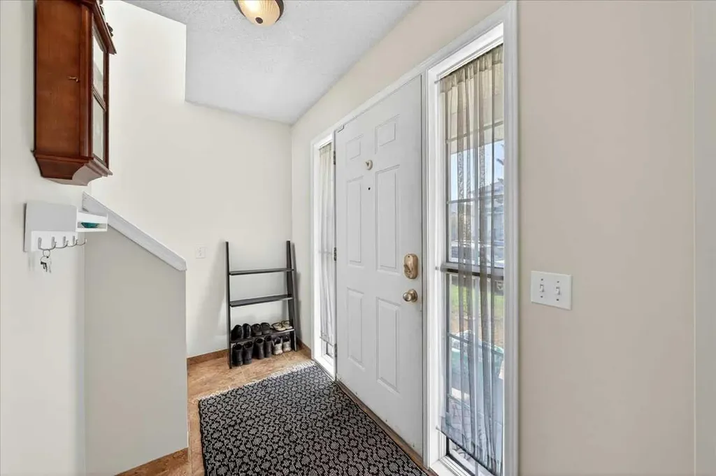 166 Mt Lorette Close SE Calgary AB T2Z 2L7