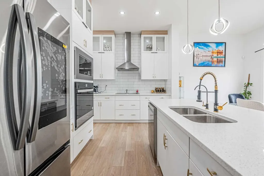 2325 Lancaster Heights SE Airdrie AB T4A 3P3