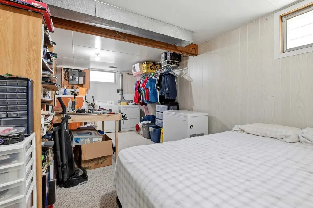 4726 47 Avenue Lacombe AB T4L 1T9