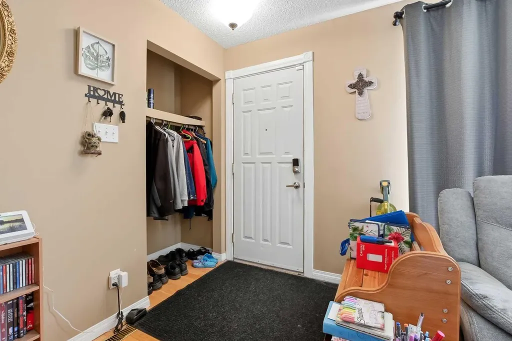 4726 47 Avenue Lacombe AB T4L 1T9