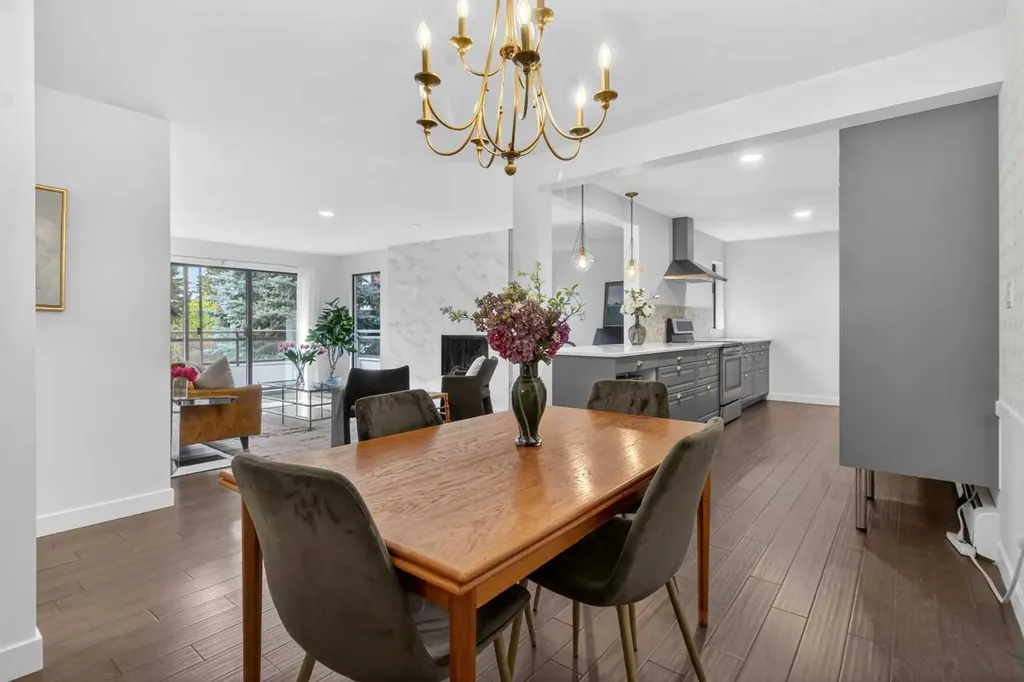 3719B 49 Street NW Calgary AB T3A 2E3